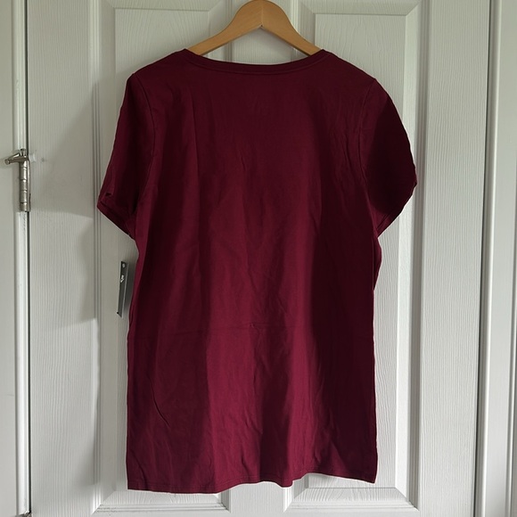 Nike Women's Maroon Short Sleeve Tee NWT - Picture 2 of 6